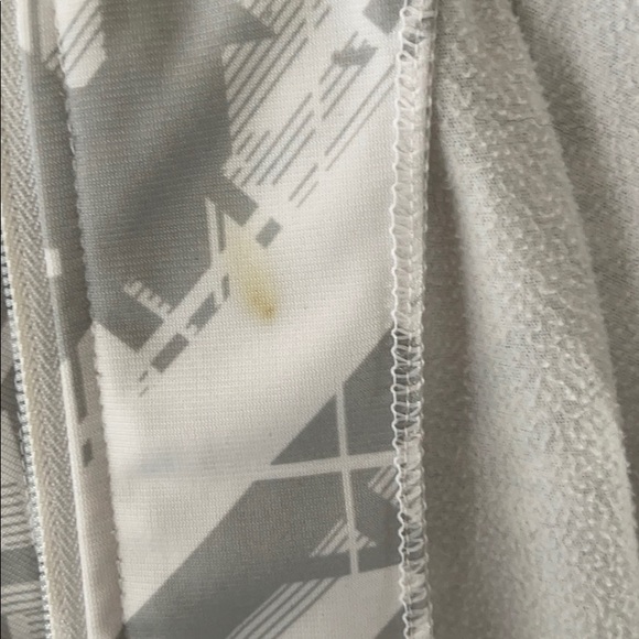 Bench zip up sweater - Picture 6 of 9